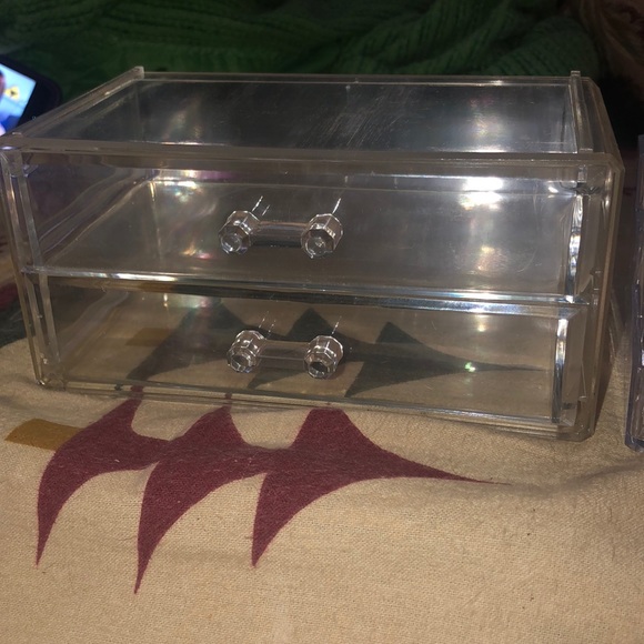 Makeup storages❤️✊🏽 - Picture 2 of 15